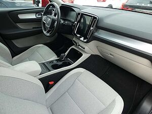 Volvo  D3 Momentum Pro (EURO 6d-TEMP) Klima Navi